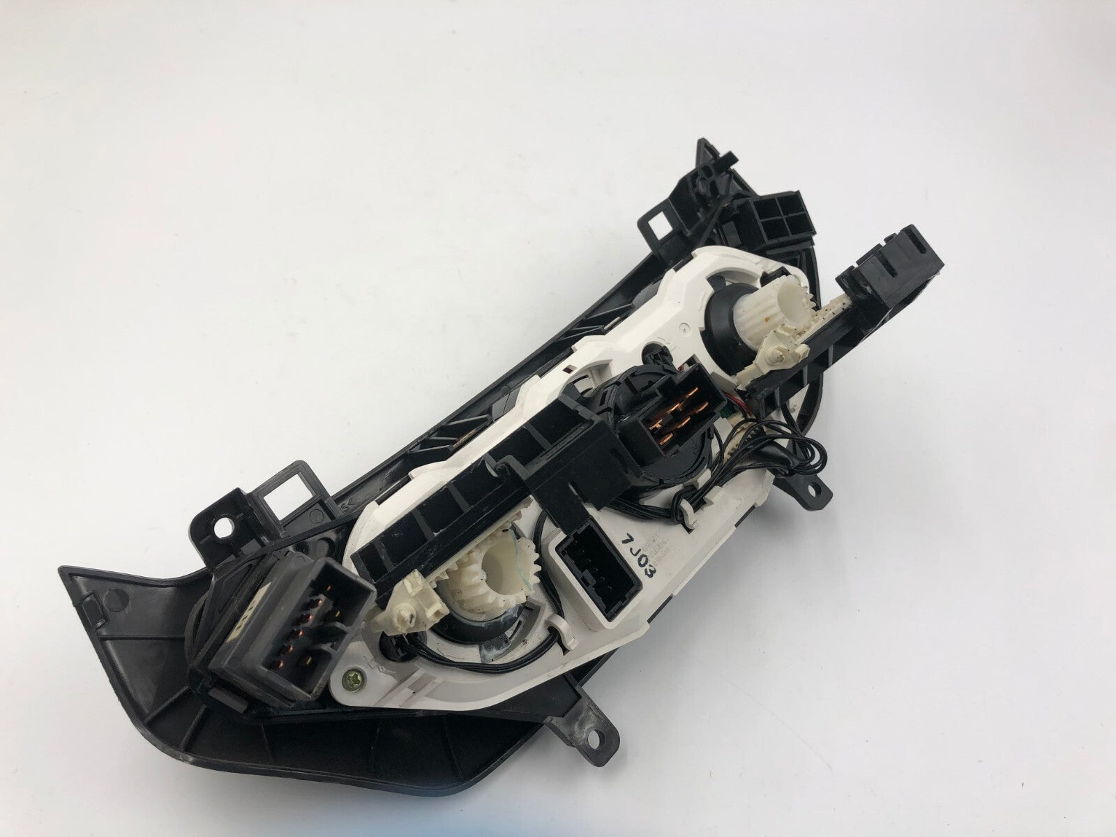 2007-2011 Chevrolet Aveo AC Heater Climate Control Unit OEM C03B45018