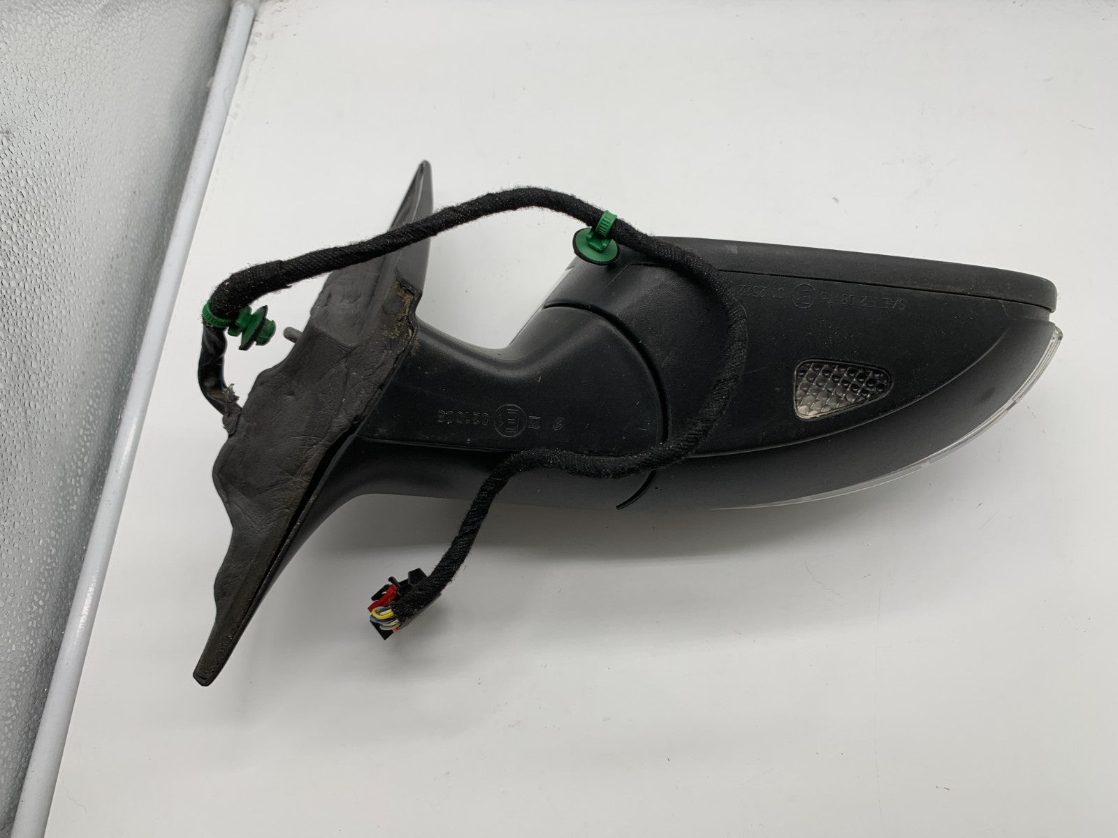 2009-2012 Volkswagen CC Passenger Side View Power Door Mirror Silver C04B36022