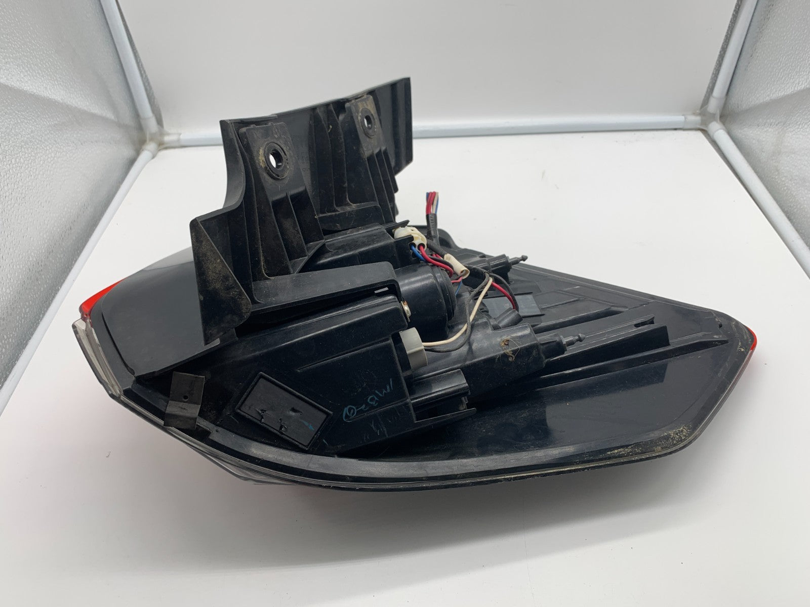 2017-2019 Nissan Rogue Driver Side Tail Light Taillight OEM B03B22052