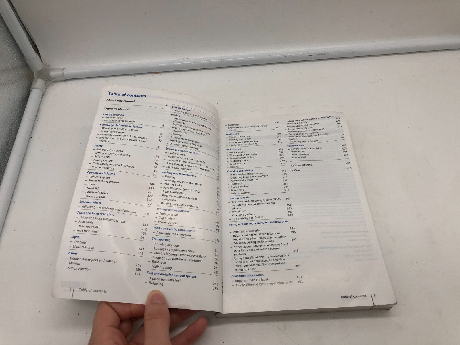 2018 Volkswagen Golf GTI Owners Manual OEM C02B40012