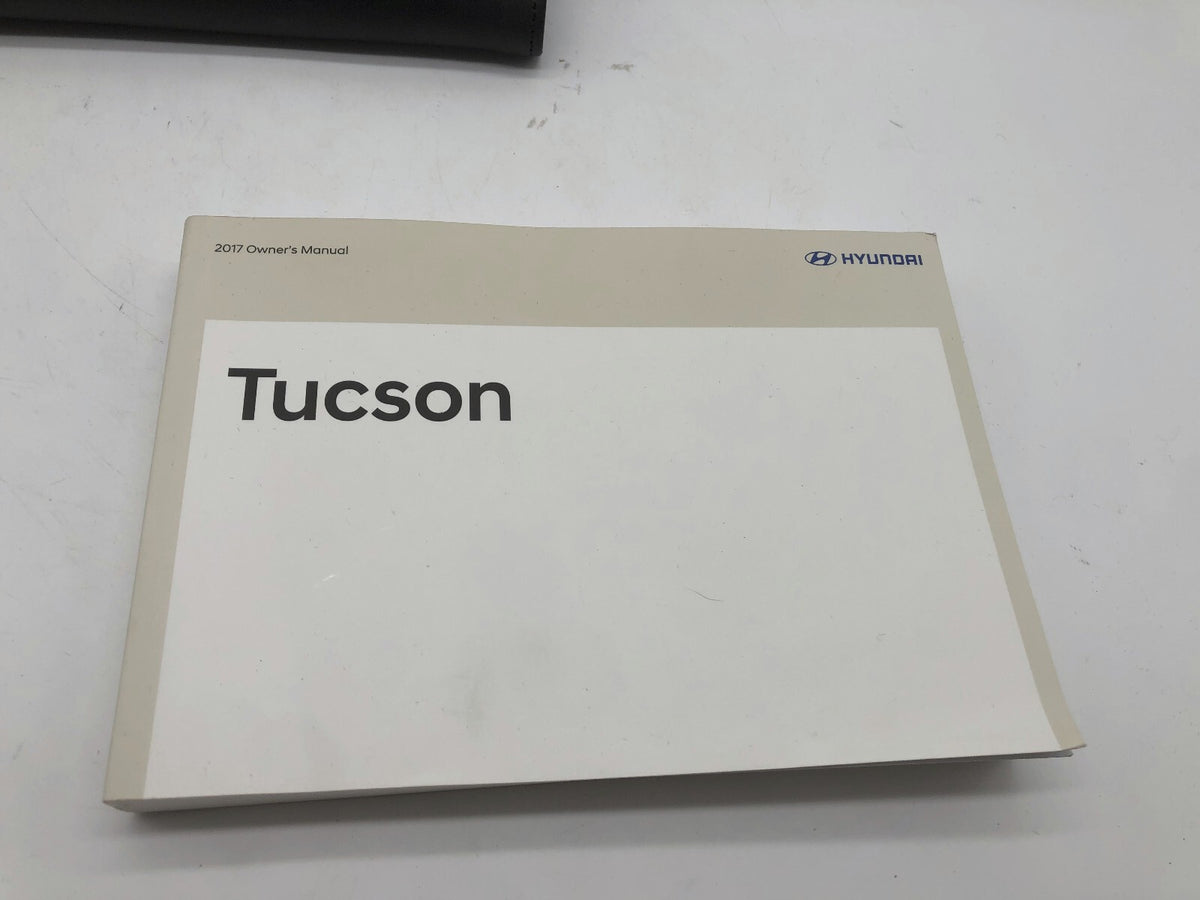 2017 Hyundai Tucson Owners Manual Set with Case OEM R01B20013