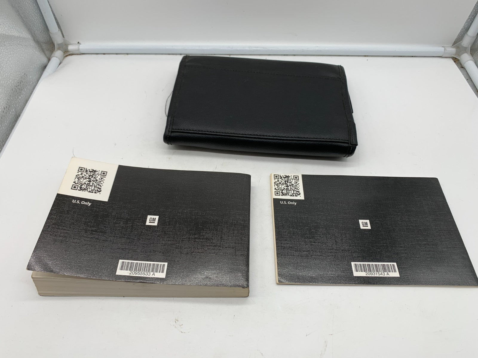 2013 Cadillac Escalade ESV Owners Manual Set with Case OEM E02B41022