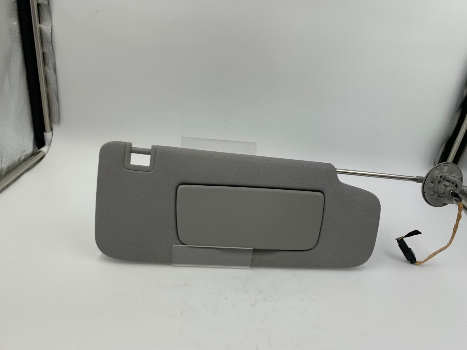 2018-2019 Chevrolet Equinox Passenger Sun Visor Gray Illuminated OEM A01B14040
