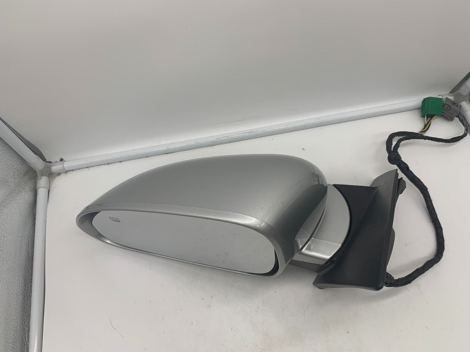 2008-2012 Buick Enclave Driver Side View Power Door Mirror Silver OEM