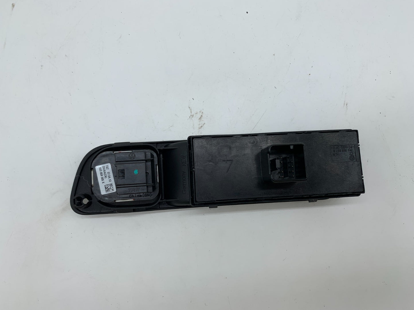 2015-2017 Volkswagen Tiguan Master Power Window Switch OEM D01B36006