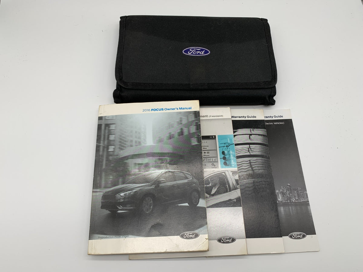2016 Ford Focus Owners Manual Set with Case OEM C01B55075