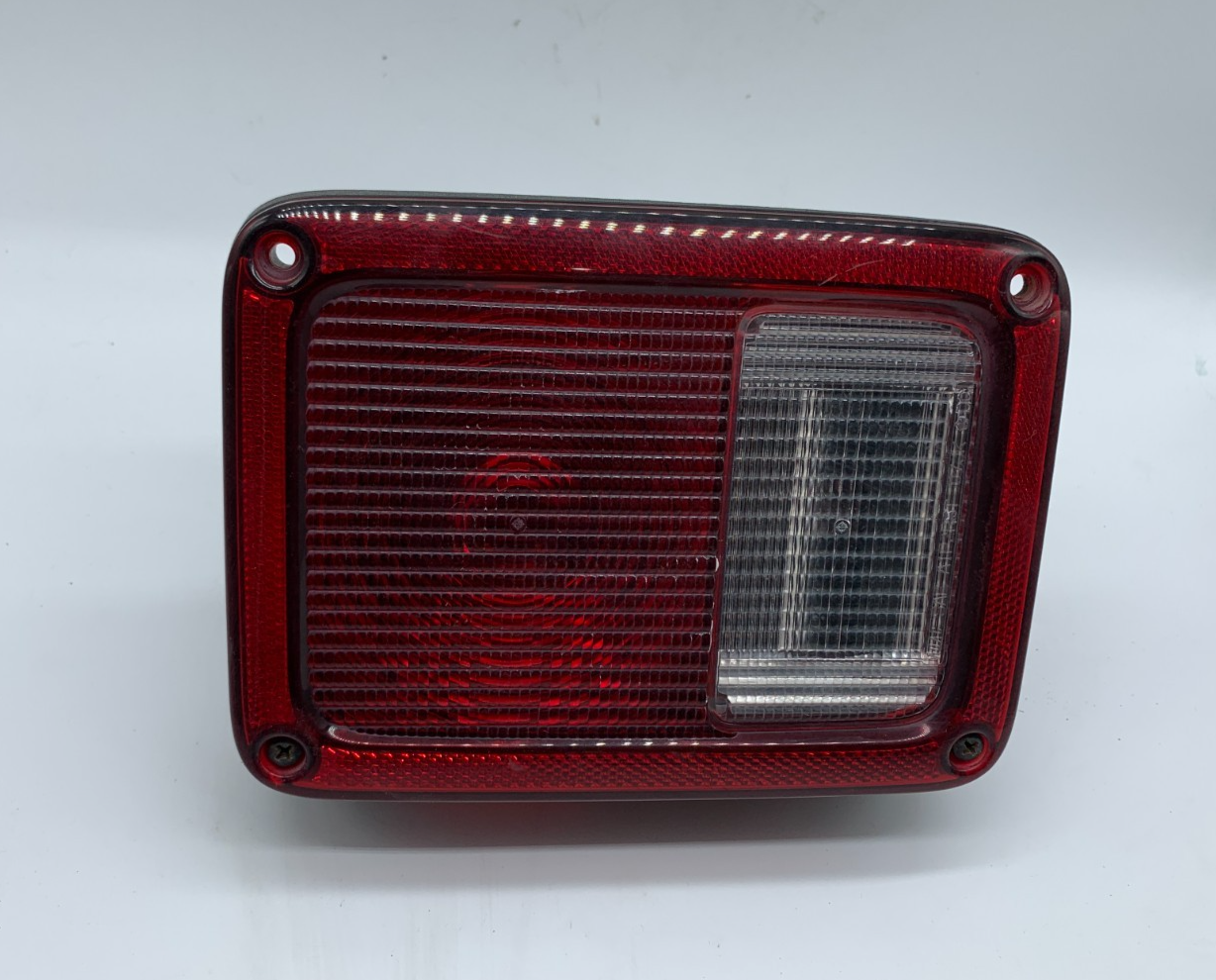2007-2018 Jeep Wrangler Driver Side Tail Light Taillight OEM D01B42010