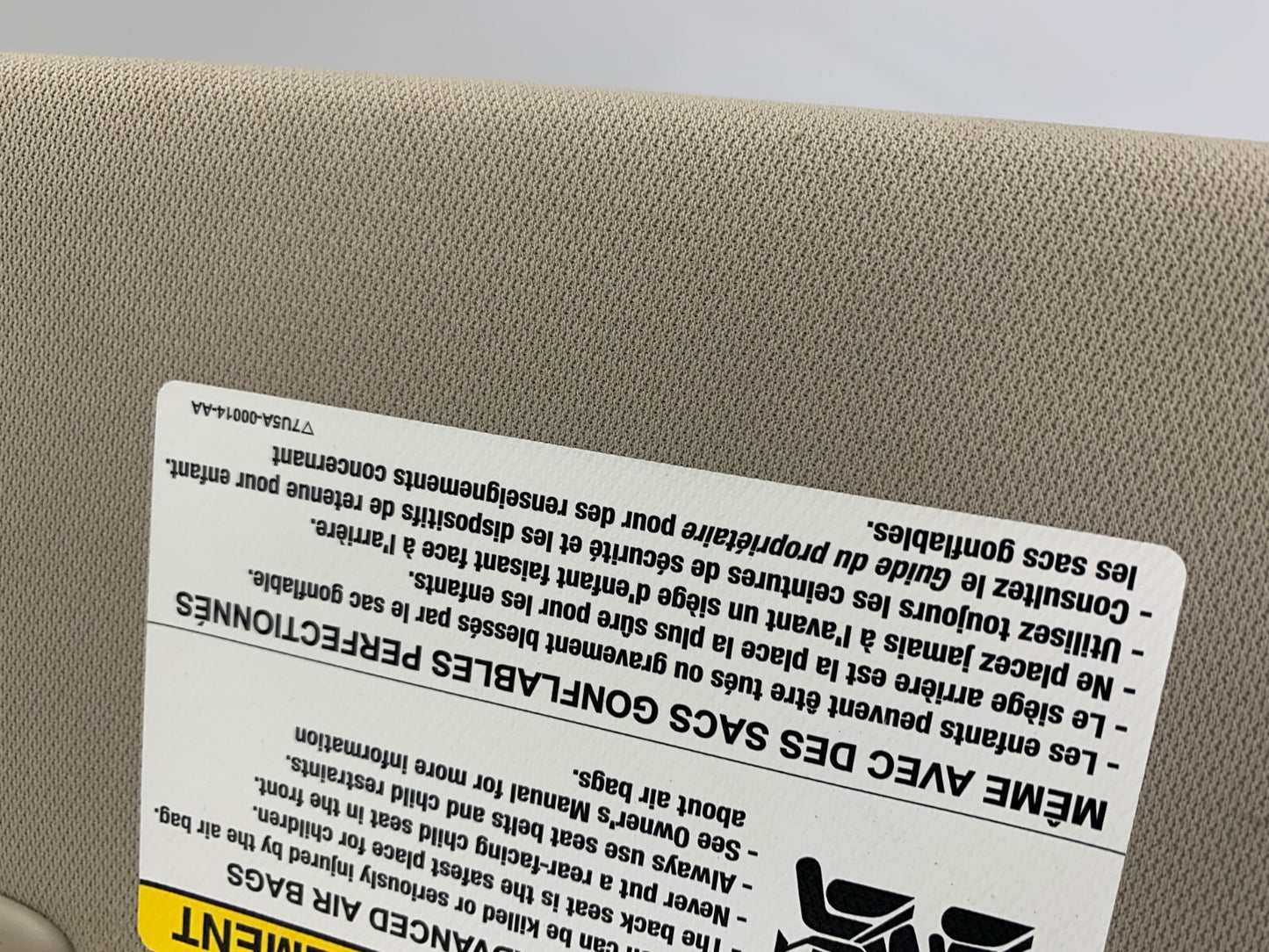 2010-2011 Ford Taurus Driver Sun Visor Sunvisor Gray Illuminated OEM E03B37057
