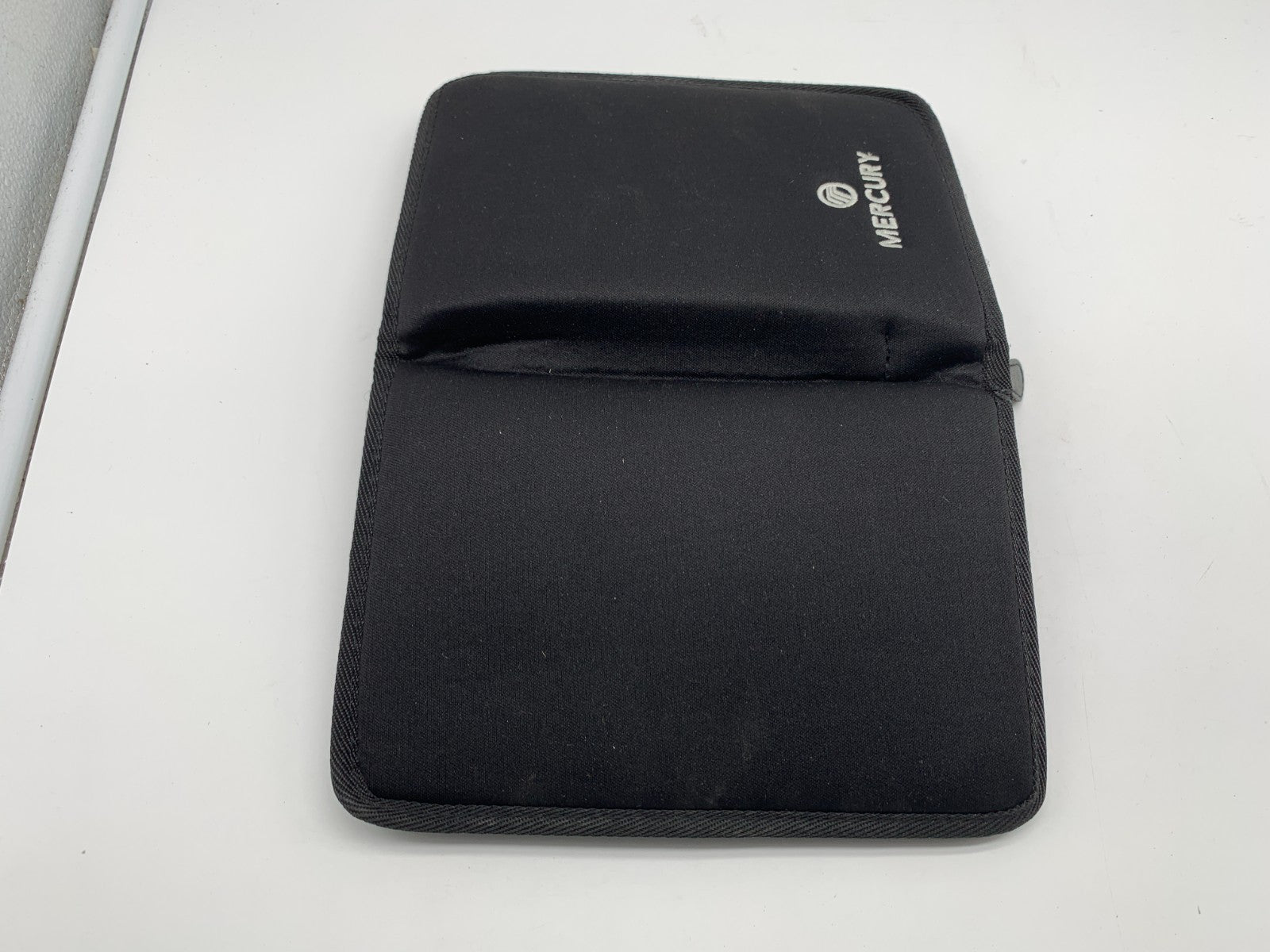 2005 Mercury Mountaineer Owners Manual Set with Case OEM B03B20036