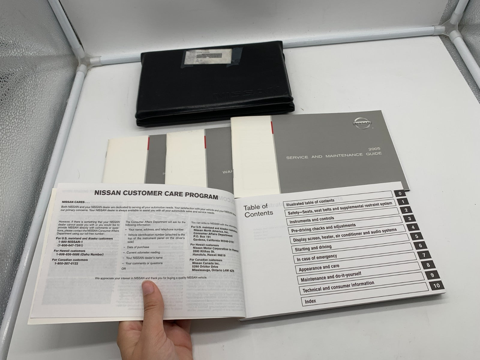 2005 Nissan Altima Owners Manual Set with Case OEM A01B47004