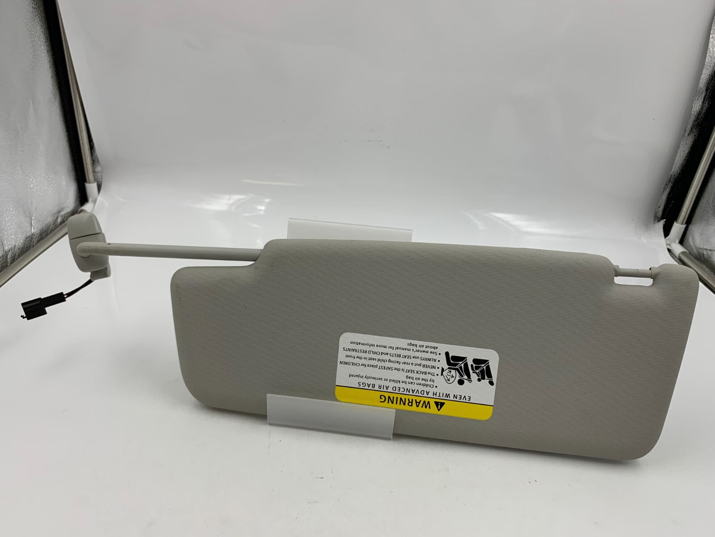 2012-2020 Volkswagen Passat Passenger Sunvisor Gray Illumination OEM E02B21058
