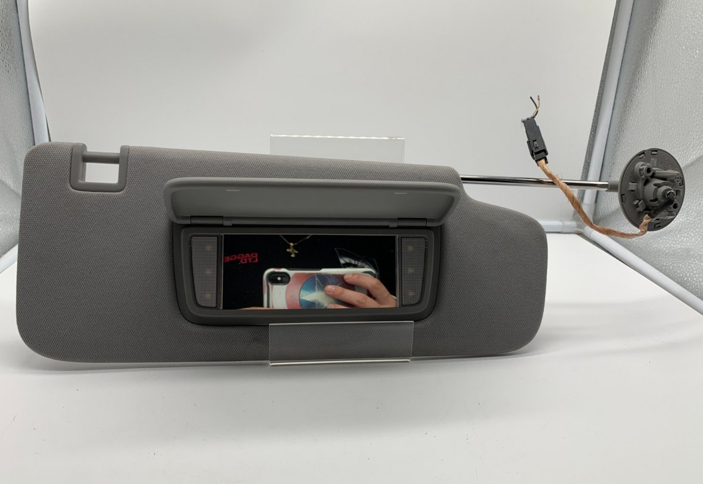 2018-2023 GMC Terrain Passenger Sun Visor Gray Illuminated OEM B04B43009