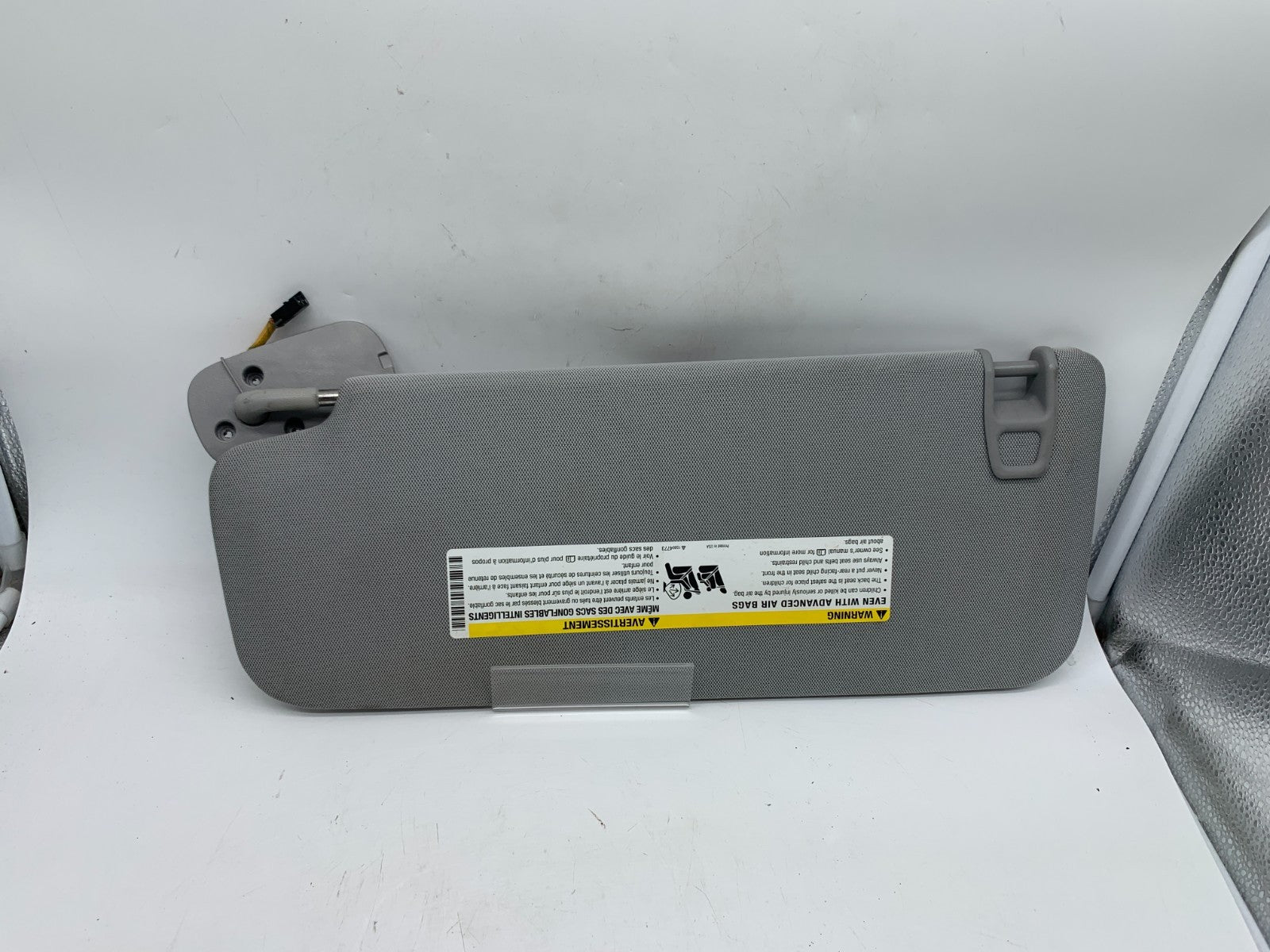 2015-2020 Chevrolet Yukon Passenger Sun Visor Gray Illuminated OEM C02B31004