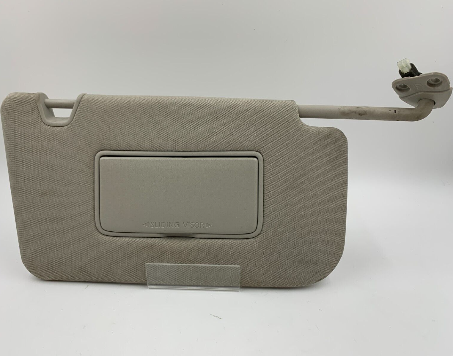2018-2020 Nissan Rogue Passenger Sun Visor Gray Illuminated OEM B01B10001