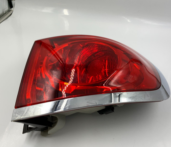 2008-2012 Buick Enclave Passenger Side Tail Light Taillight OEM J04B49007
