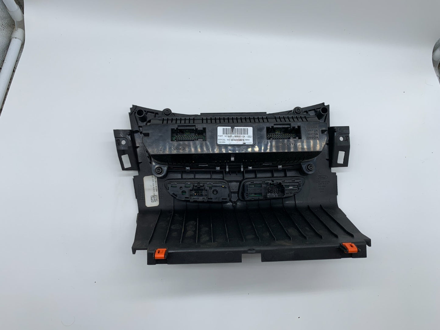 2018-2019 Ford Escape AC Heater Climate Control Unit OEM C03B57009