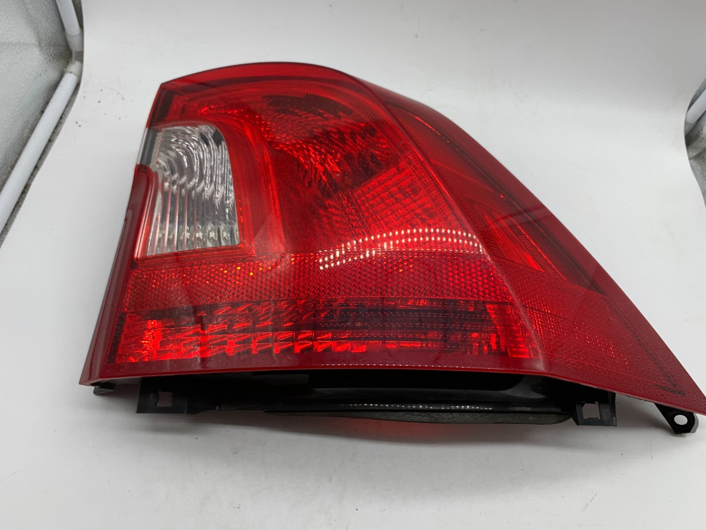 2014-2018 Volvo S60 Passenger Side Tail Light Taillight OEM C02B20013