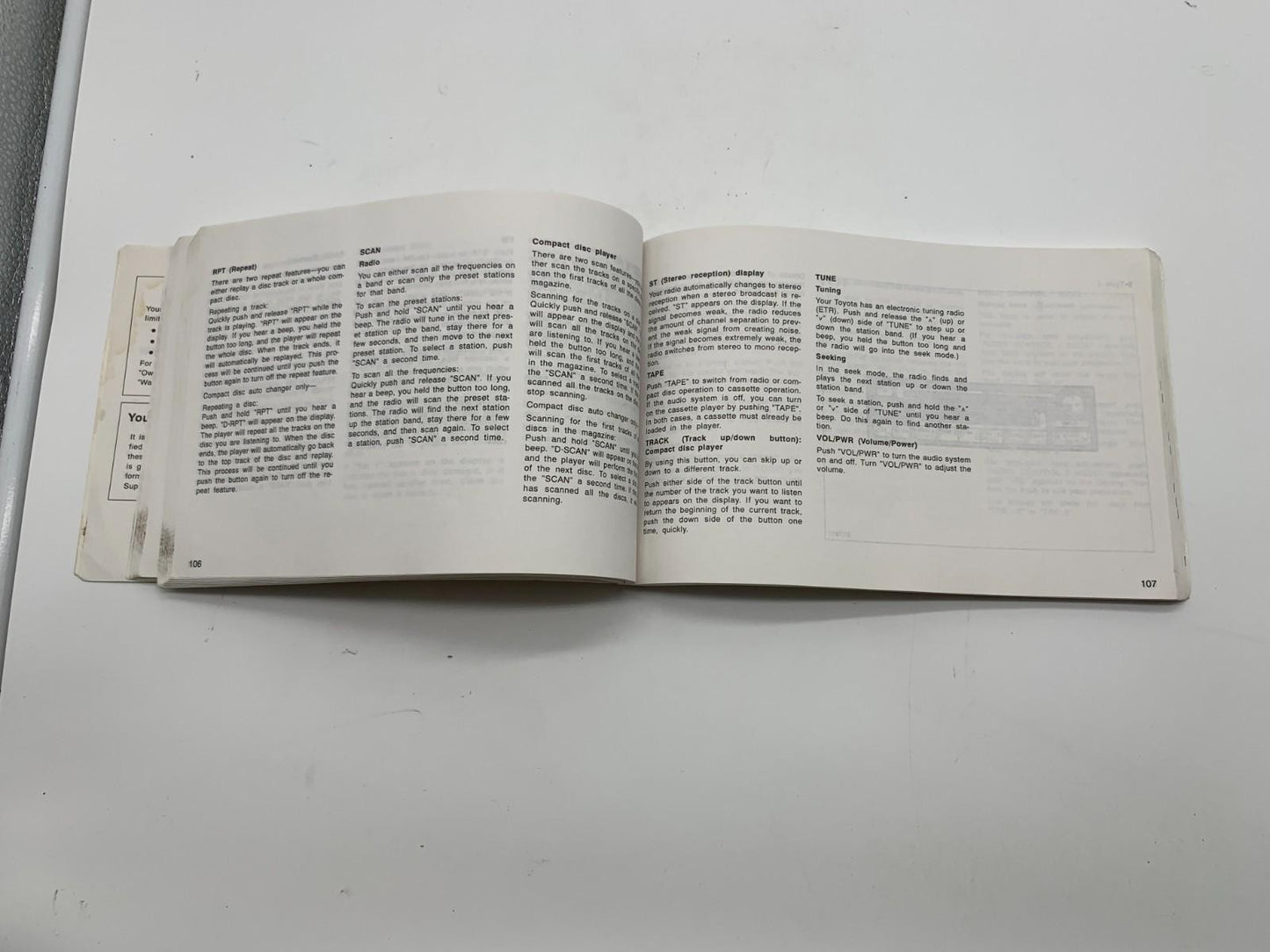 1998 Toyota Camry Owners Manual OEM C04B63001