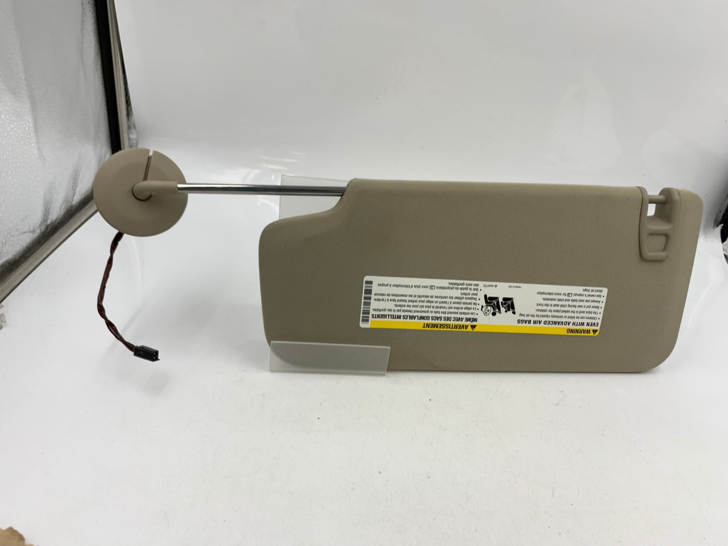 2013-2017 Cadillac XTS Passenger Sun Visor Tan Illuminated OEM E01B36001