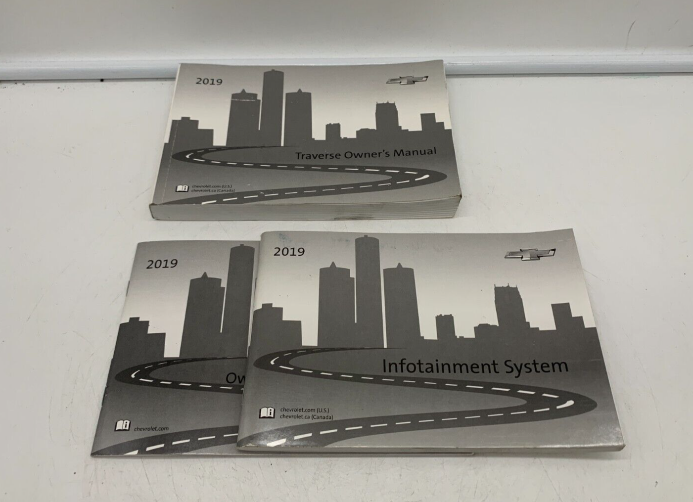 2019 Chevy Traverse Owners Manual Set OEM A01B13003