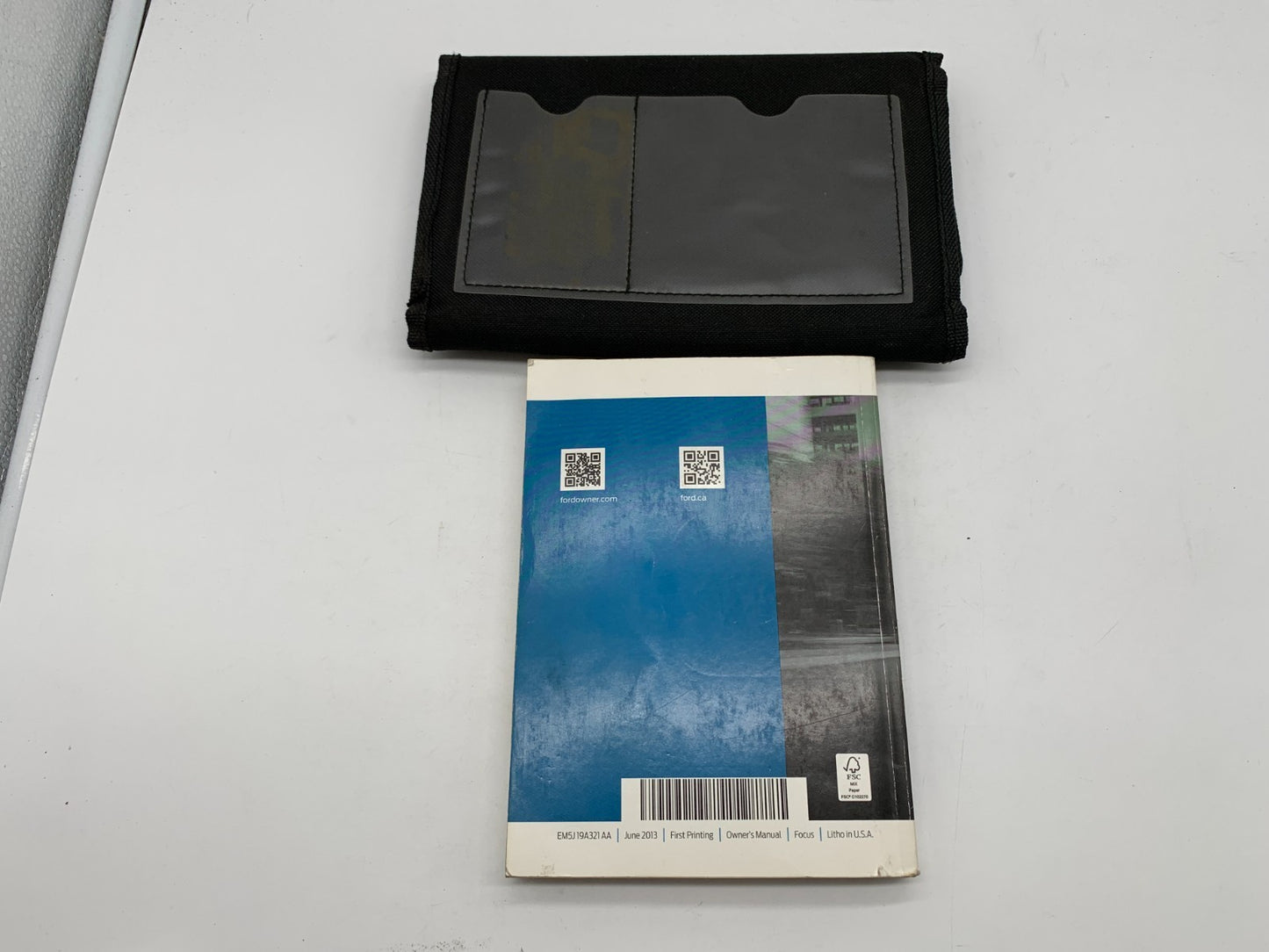 2014 Ford Focus Owners Manual with Case OEM B04B20011