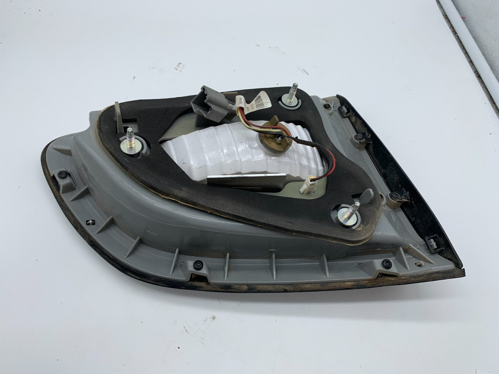 2013-2017 Buick Enclave Passenger Trunk Lid Tail Light Taillight OEM D02B69013