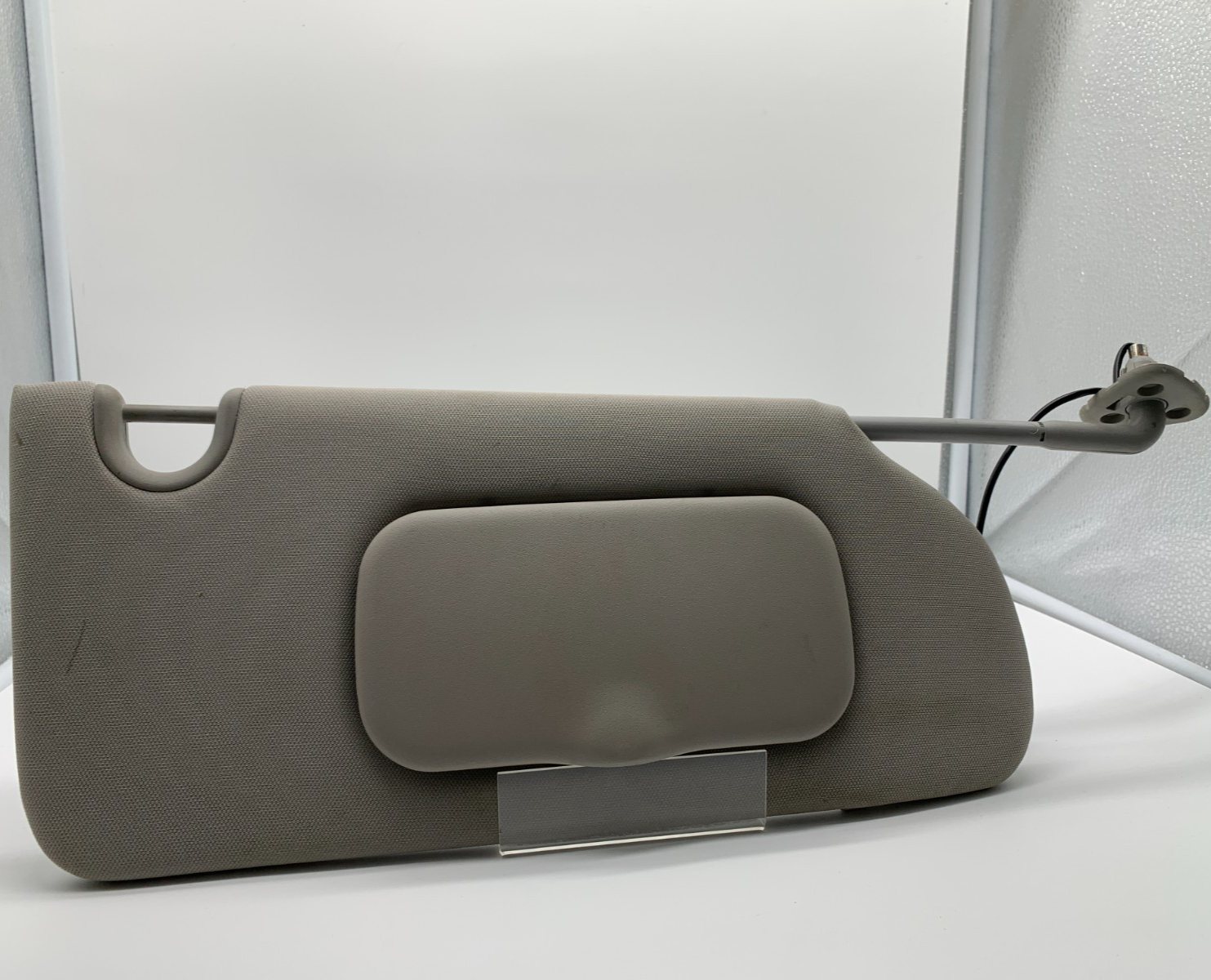 2006-2011 Buick Lucerne Passenger Sun Visor Gray Illuminated OEM A04B31010