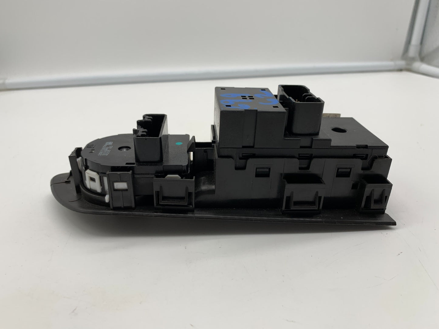 2013-2016 Chevrolet Trax Master Power Window Switch OEM D02B41003
