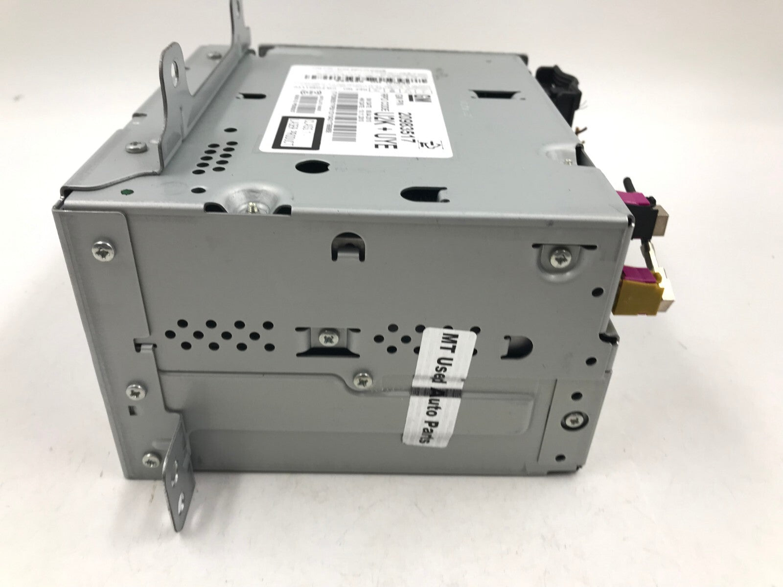 2011-2012 Chevrolet Cruze Center Console Radio AM FM CD Radio Receiver D04B30047
