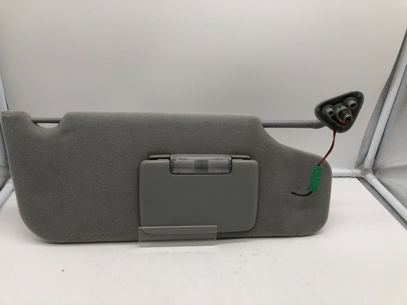 2005-2007 Ford Five Hundred Passenger Sun Visor Gray Illuminated OEM D02B01054