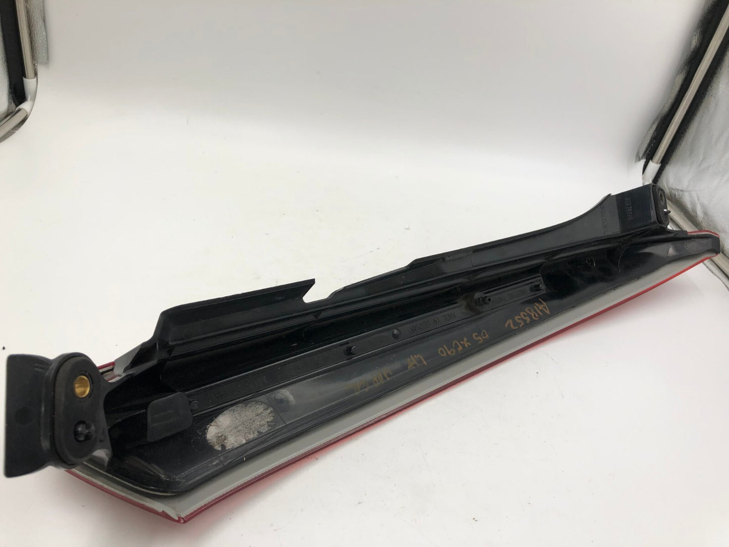 2003-2006 Volvo XC90 Driver Side Upper Tail Light Taillight OEM D03B05025