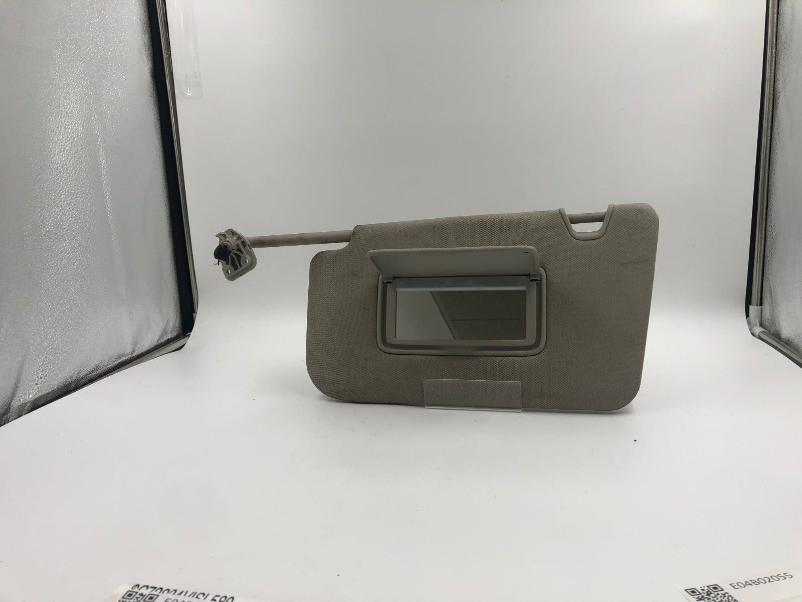 2018-2020 Nissan Rogue Driver Sun Visor Gray Illuminated OEM C03B59008