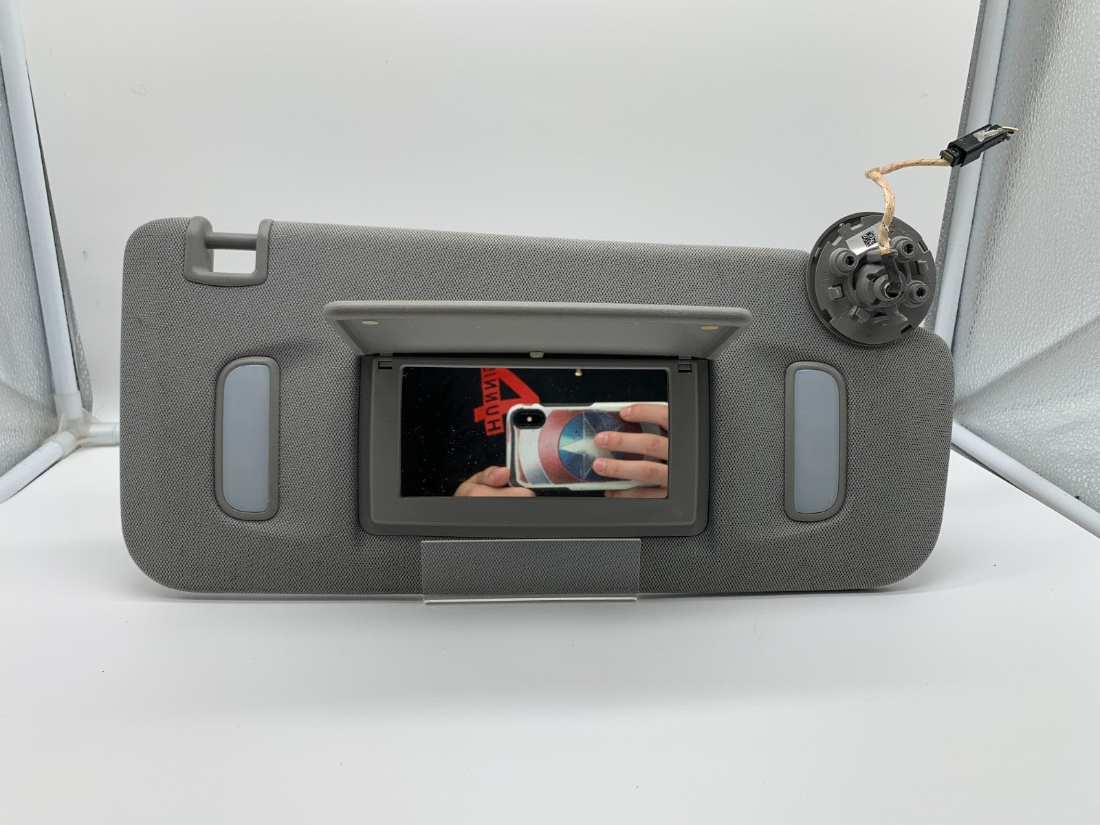 2017-2021 Chevrolet Trax Passenger Sun Visor Gray Illuminated OEM B01B55003