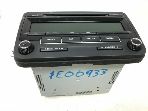 2015-2017 Volkswagen Jetta GLI AM FM CD Player Radio Receiver OEM F02B34001