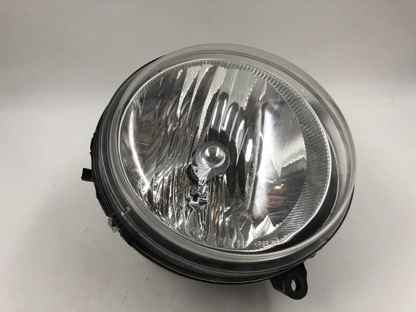 2005-2007 Jeep Liberty Passenger Side Head Light Headlight OEM D03B51045