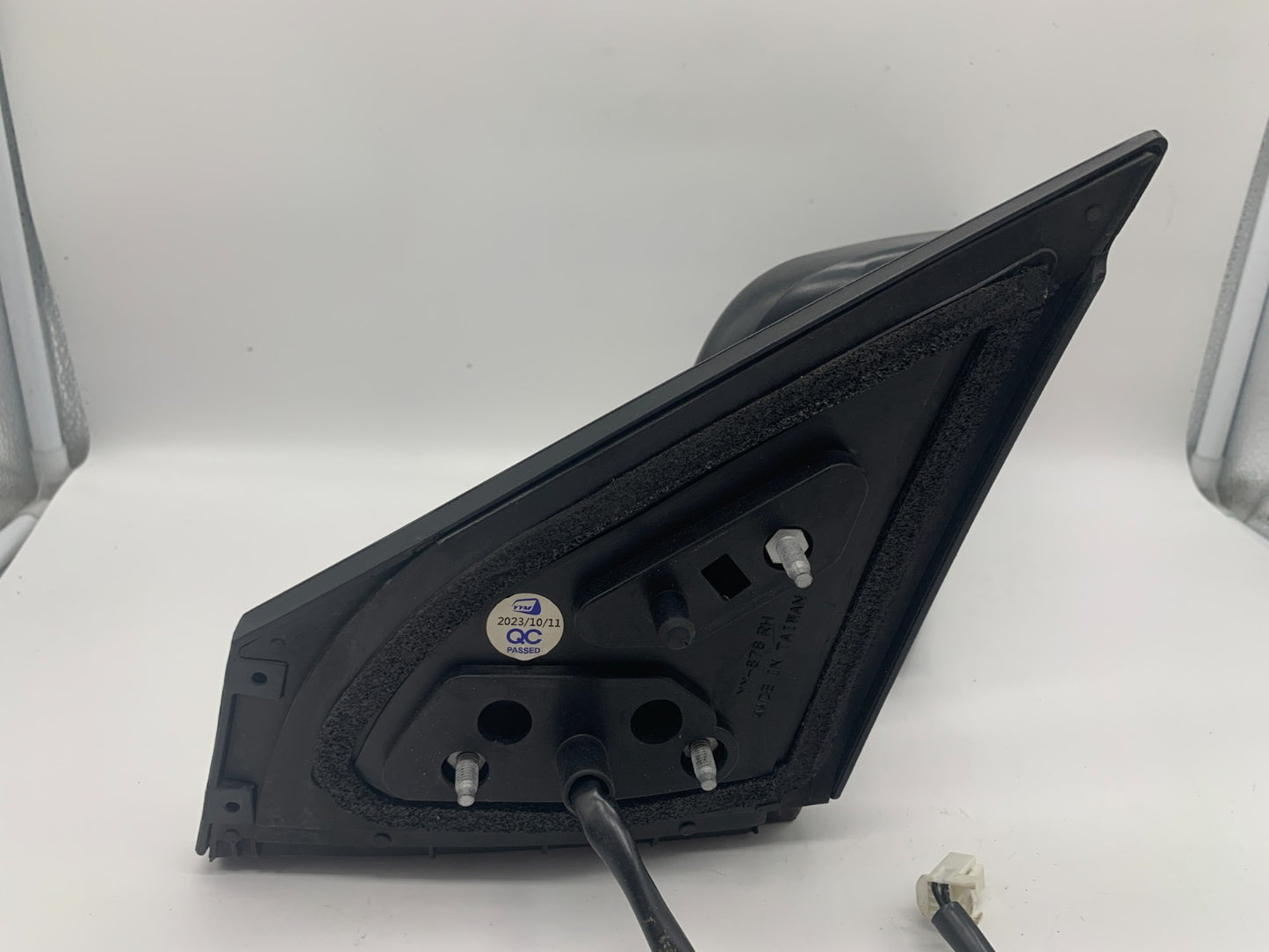 2008-2015 Nissan Rogue Passenger Side View Power Door Mirror Black OEM