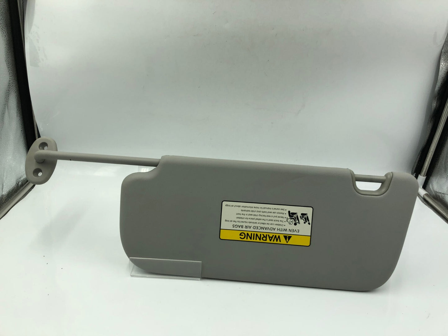 2014-2019 Kia Soul Passenger Sun Visor Gray Illuminated OEM B03B12003