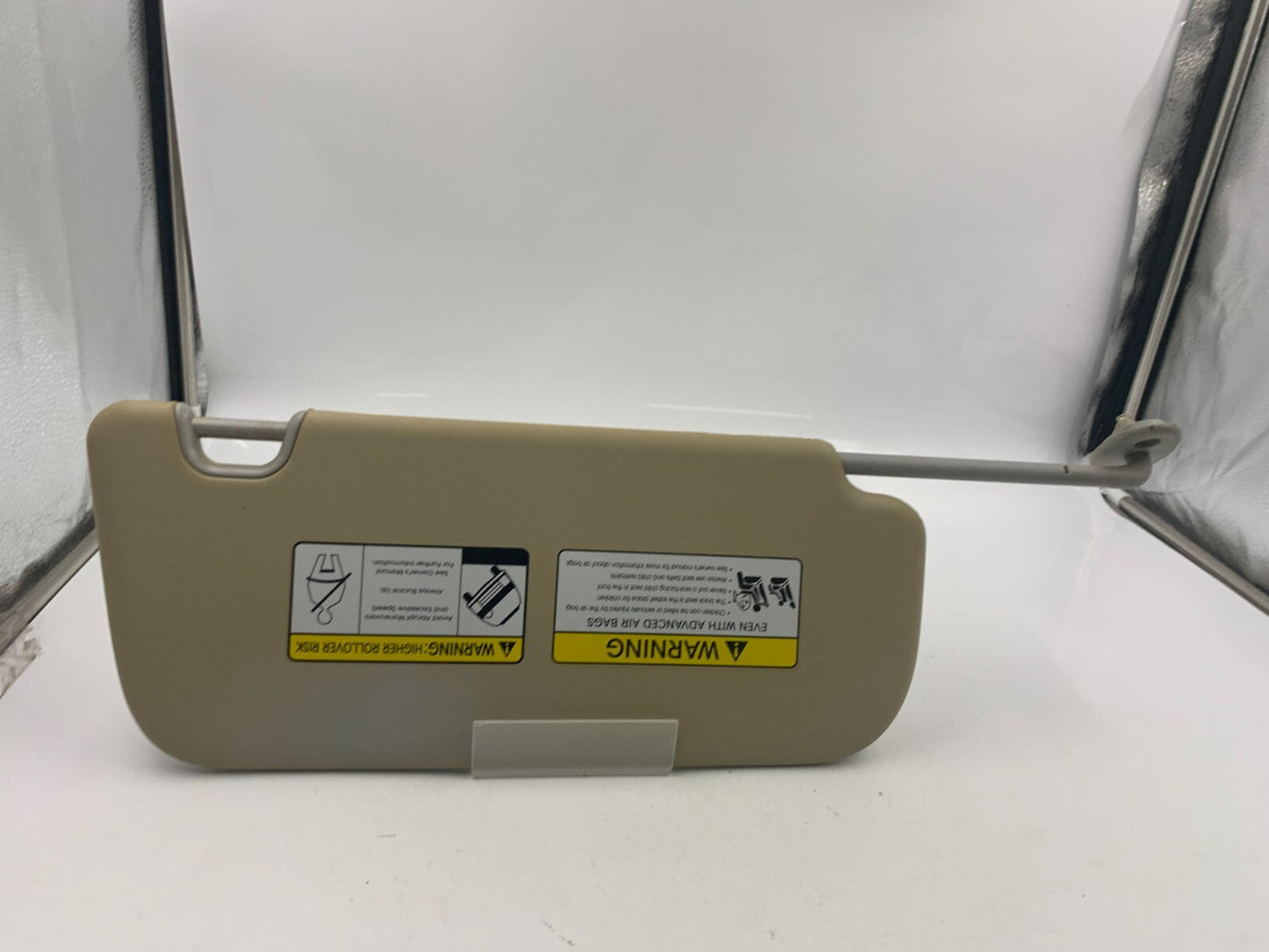 2014-2019 Kia Soul Driver Sun Visor Gray Illuminated OEM F02B04054