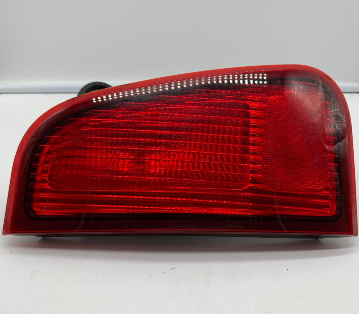 2003-2006 Lincoln Navigator Driver Side Liftgate Tail Light Taillight A01B41017