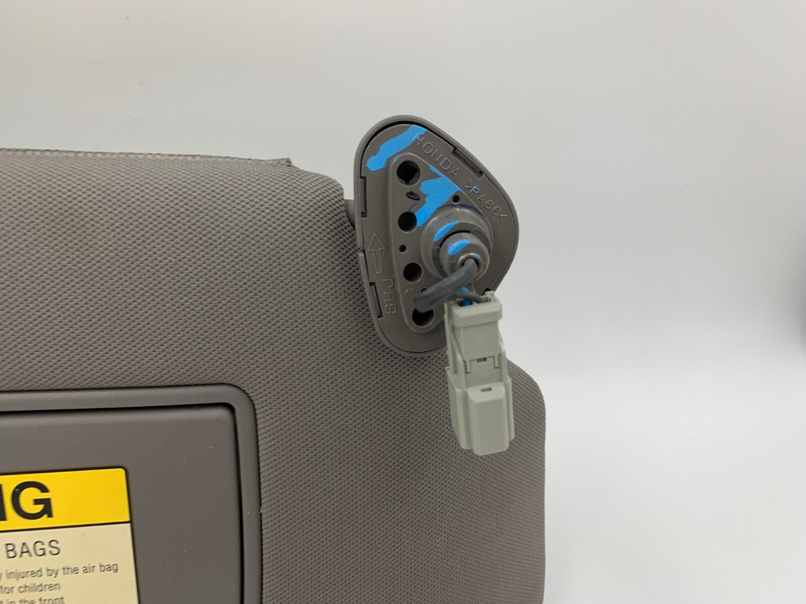 2006-2010 Honda Odyssey Passenger Sun Visor Gray Illuminated OEM A02B57006