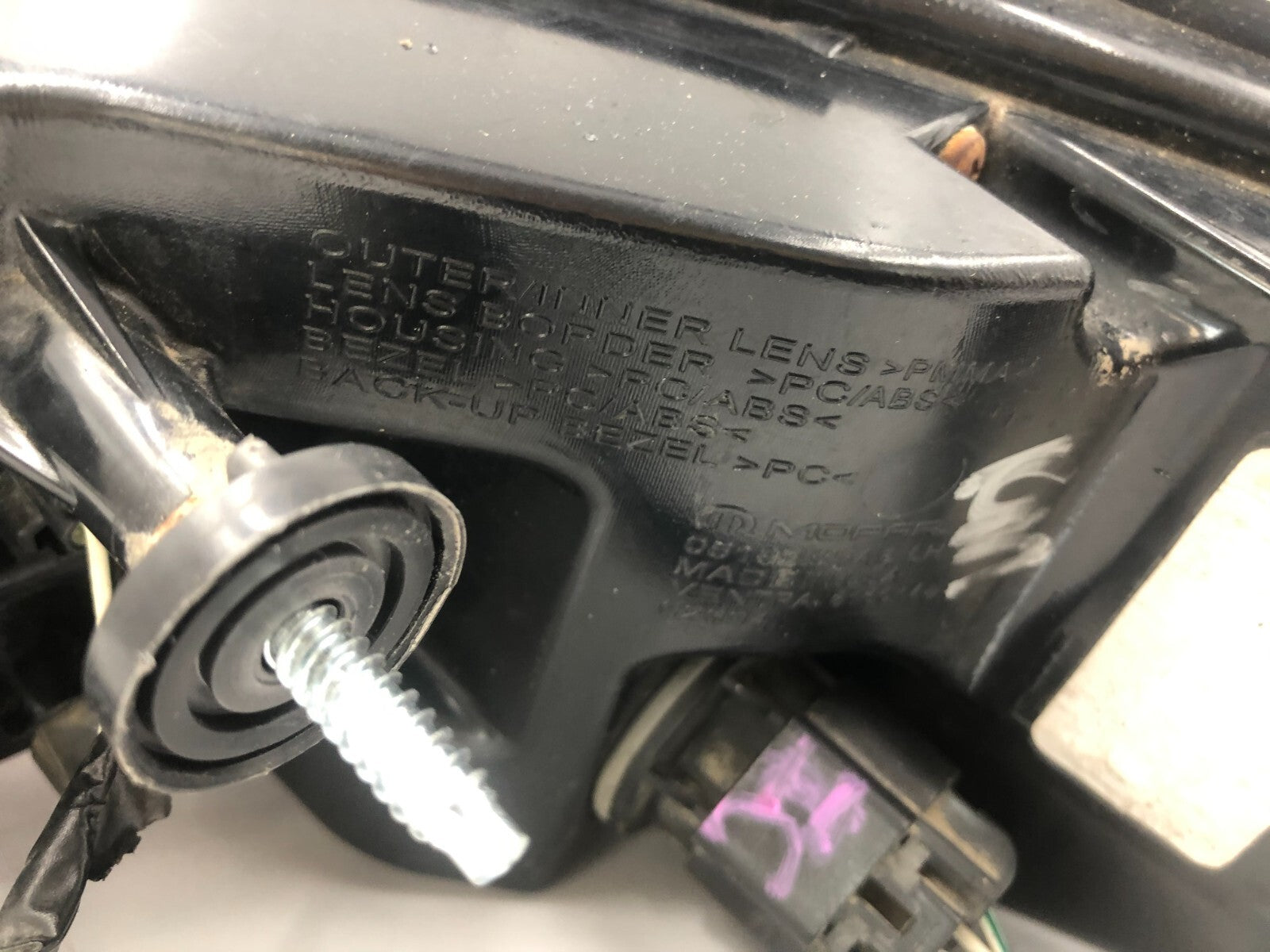 2011-2014 Chrysler 200 Driver Side Tail Light Taillight OEM E02B51026