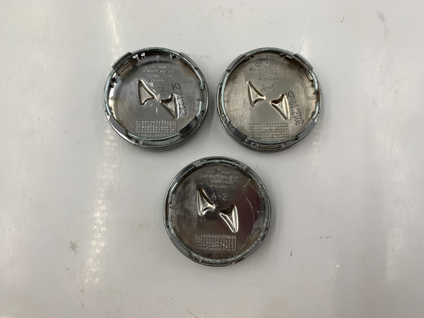 Hyundai Wheel Center Cap Set Silver OEM B01B25037