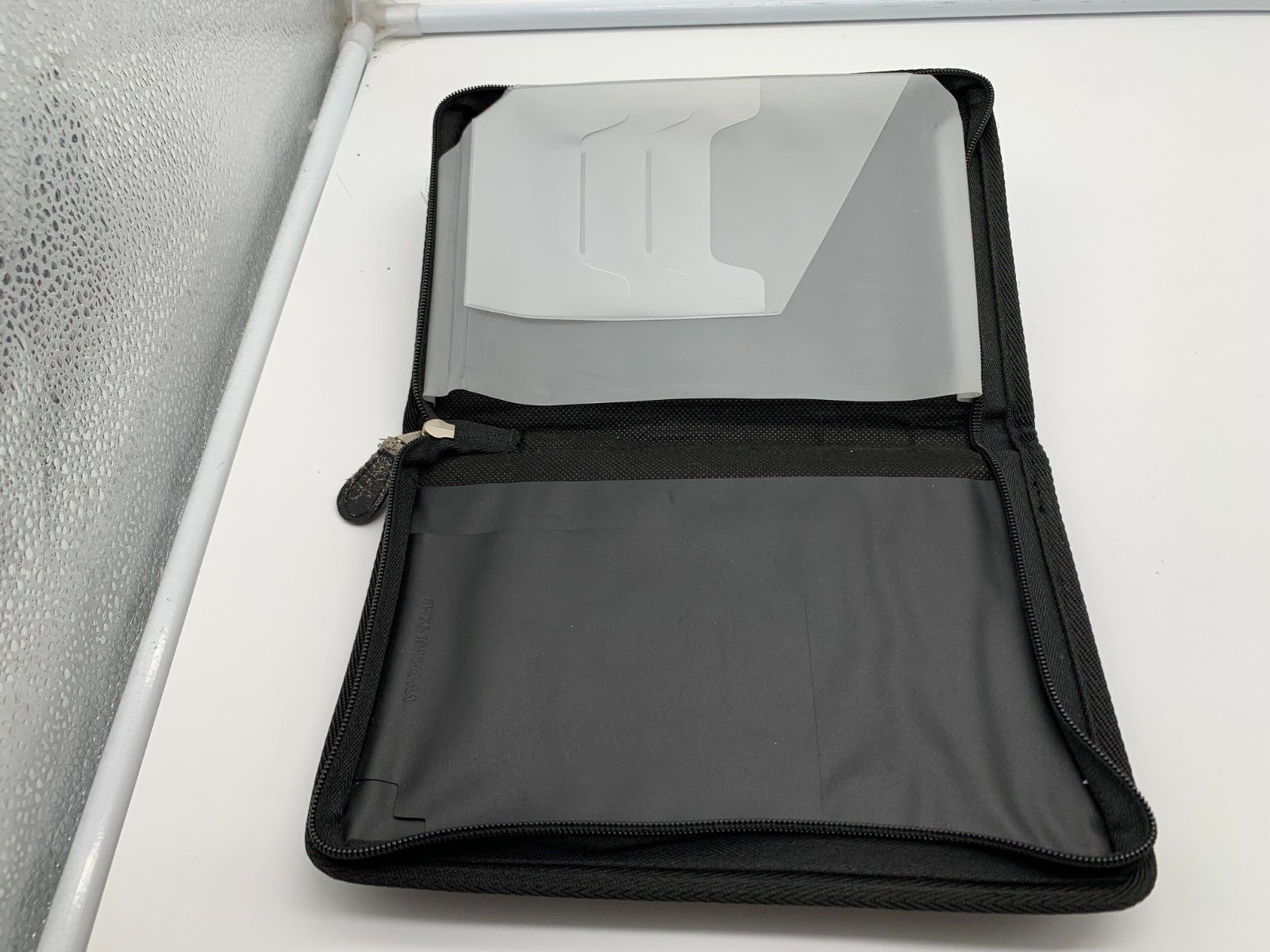 2003 Ford Focus Owners Manual Set with Case OEM B04B04071