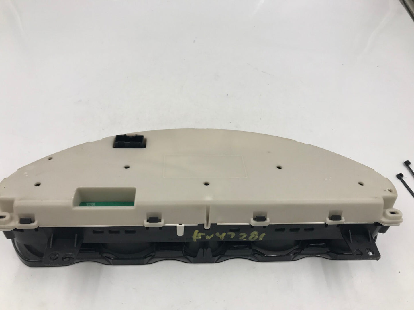 2013 GMC Acadia Speedometer Instrument Cluster 48651 Miles OEM B03B12005