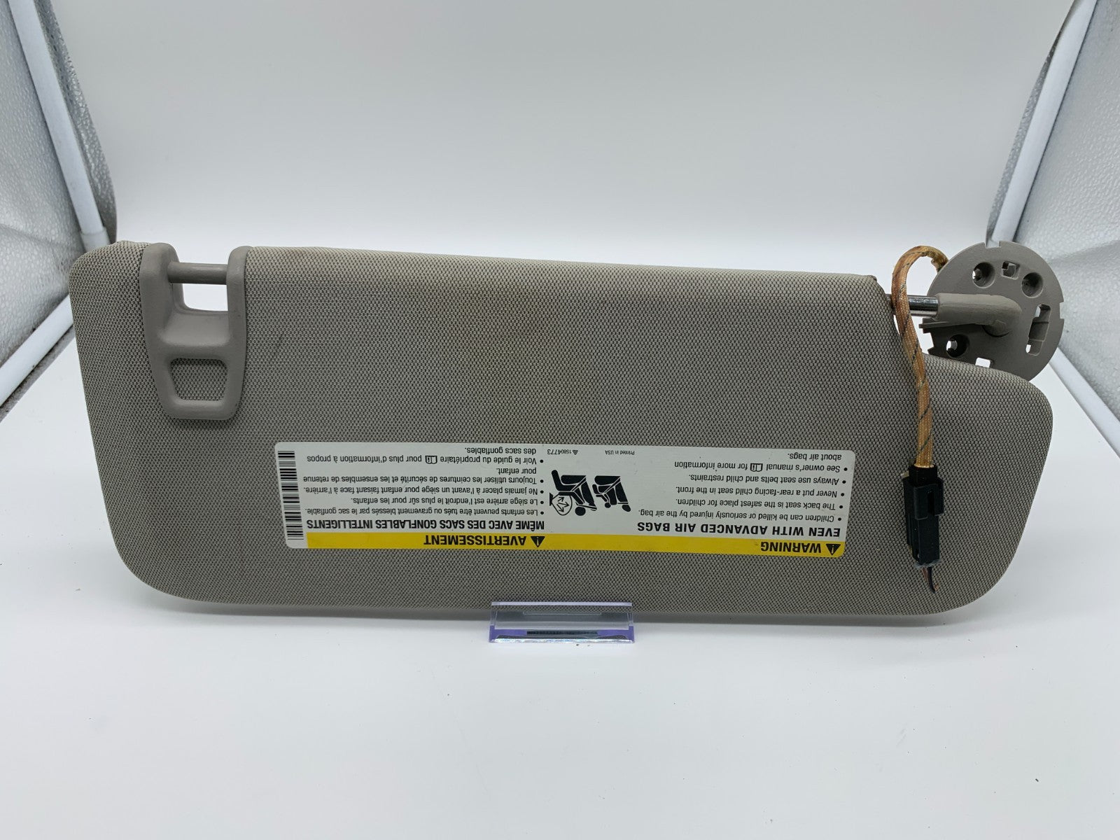 2013-2017 Cadillac XTS Driver Sun Visor Illuminated Gray OEM D03B44007