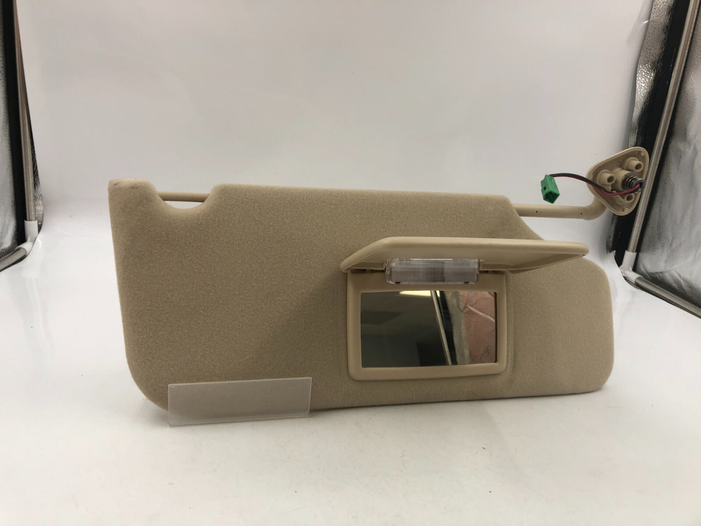 2008-2009 Ford Taurus Passenger Sun Visor Sunvisor Tan Illuminated OEM E01B18033