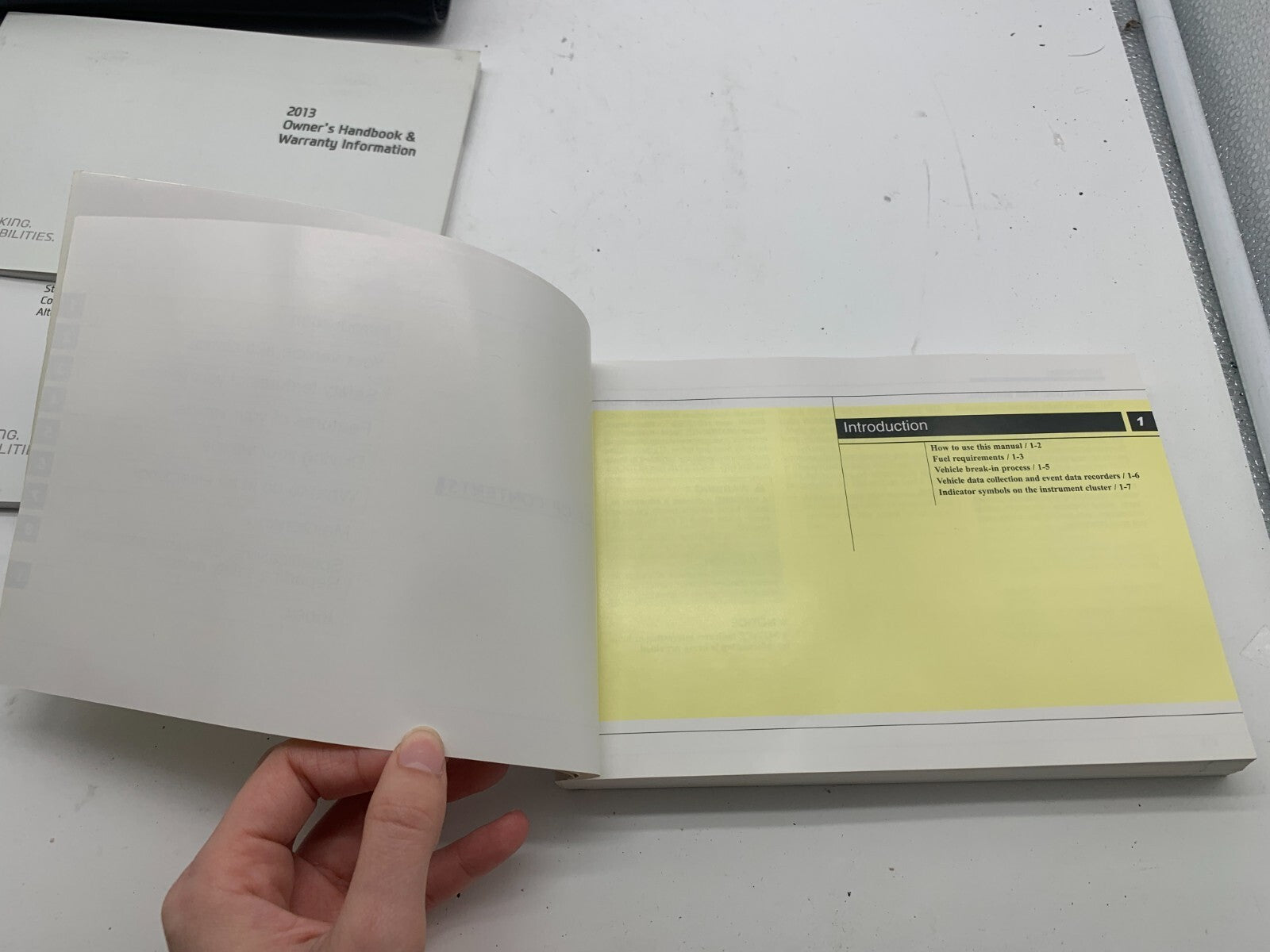 2013 Hyundai Sonata Owners Manual Set with Case OEM R01B23010