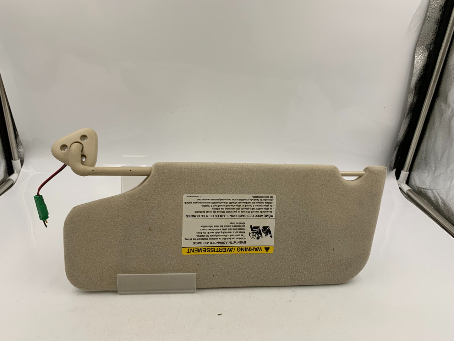 2008-2009 Ford Taurus Passenger Sun Visor Tan Illuminated OEM B03B18025