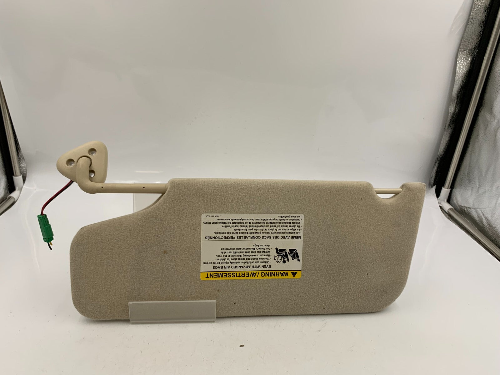2008-2009 Ford Taurus Passenger Sun Visor Tan Illuminated OEM B03B18025