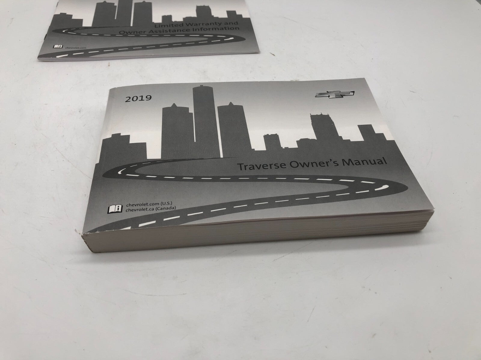 2019 Chevrolet Traverse Owners Manual Set OEM B03B63016